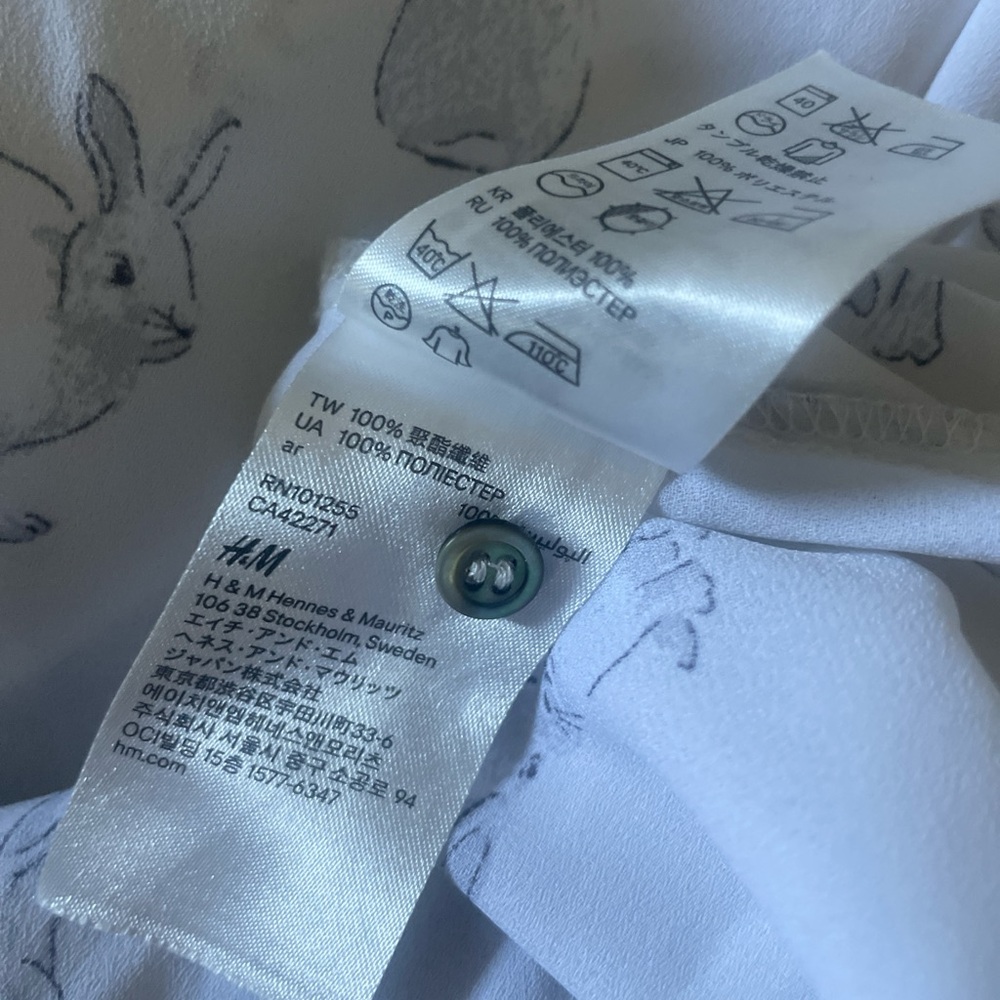 H&M White Bunny Print Button Down Shirt - Picture 4 of 5